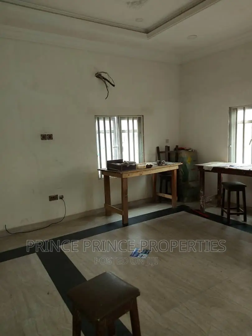 Furnished 5bdrm Duplex in Surulere for sale