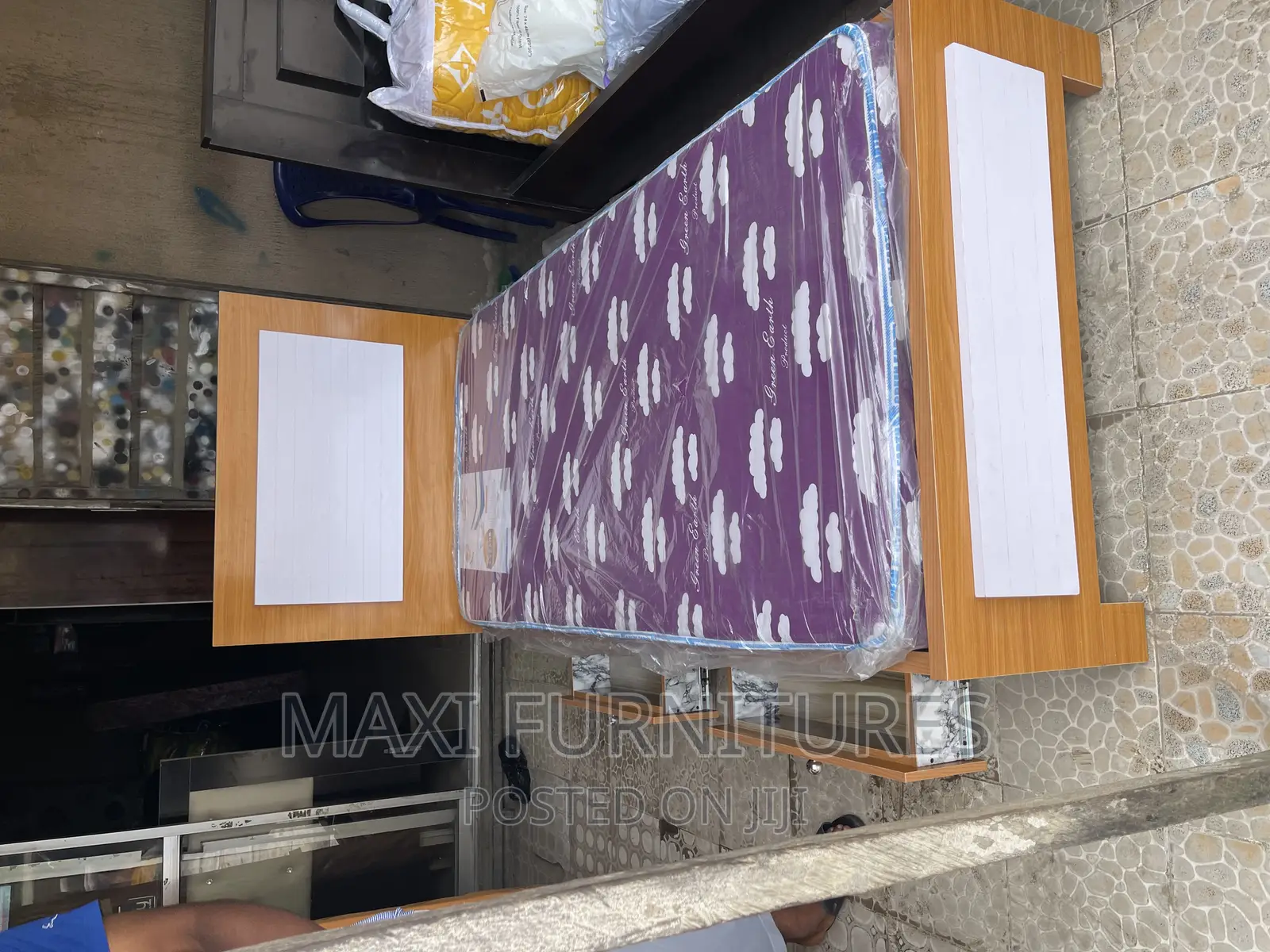 Portable Bed Frame With Mattress