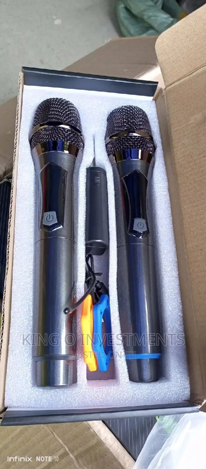 Rechargable Wireless Double Microphone's