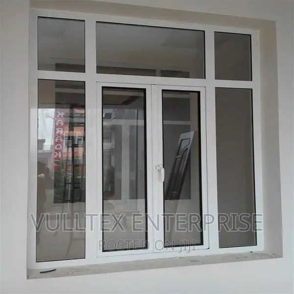 Fix Glass Panels Framed With Casement Aluminum Window