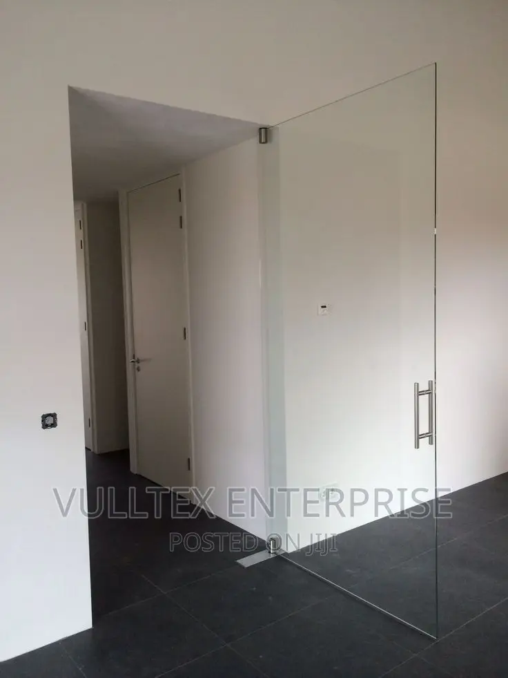 Glass Door (Swing)