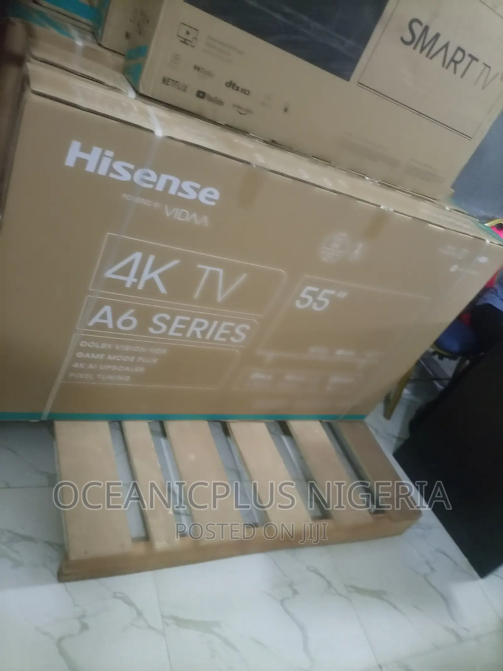 Hisense 55 Inches Smart UHD TV With Free Wall Bracket