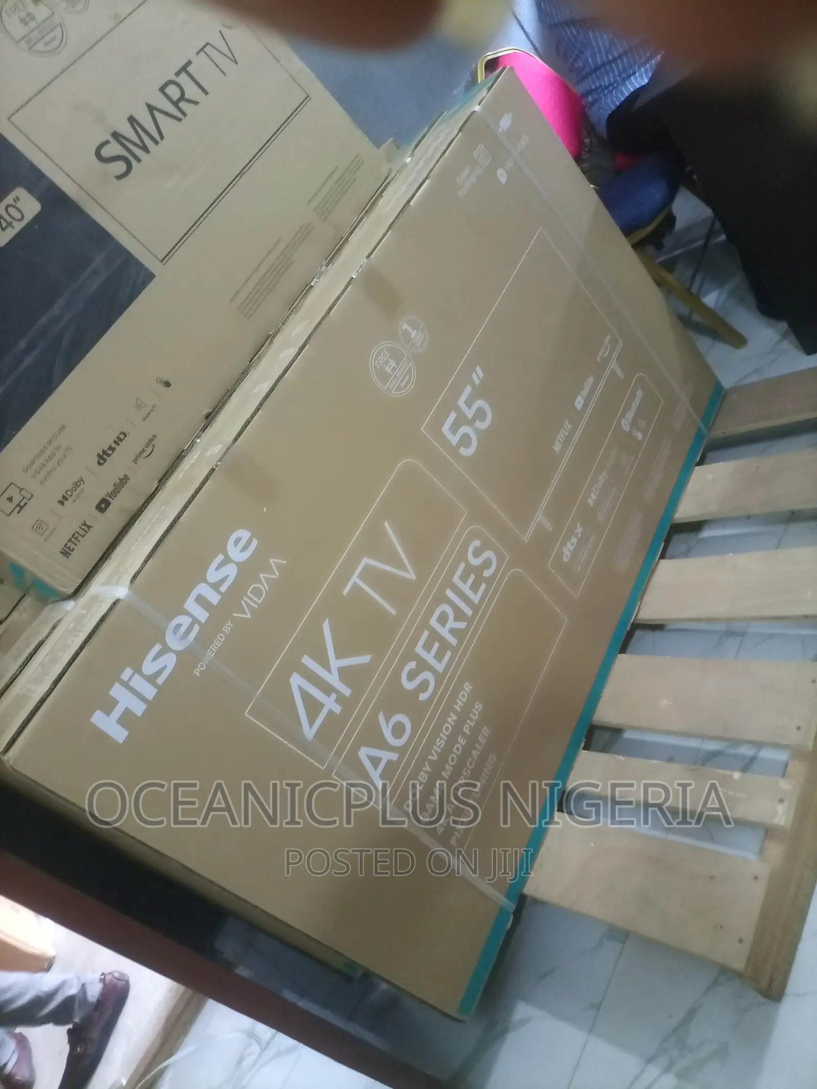 Hisense 55 Inches Smart UHD TV With Free Wall Bracket