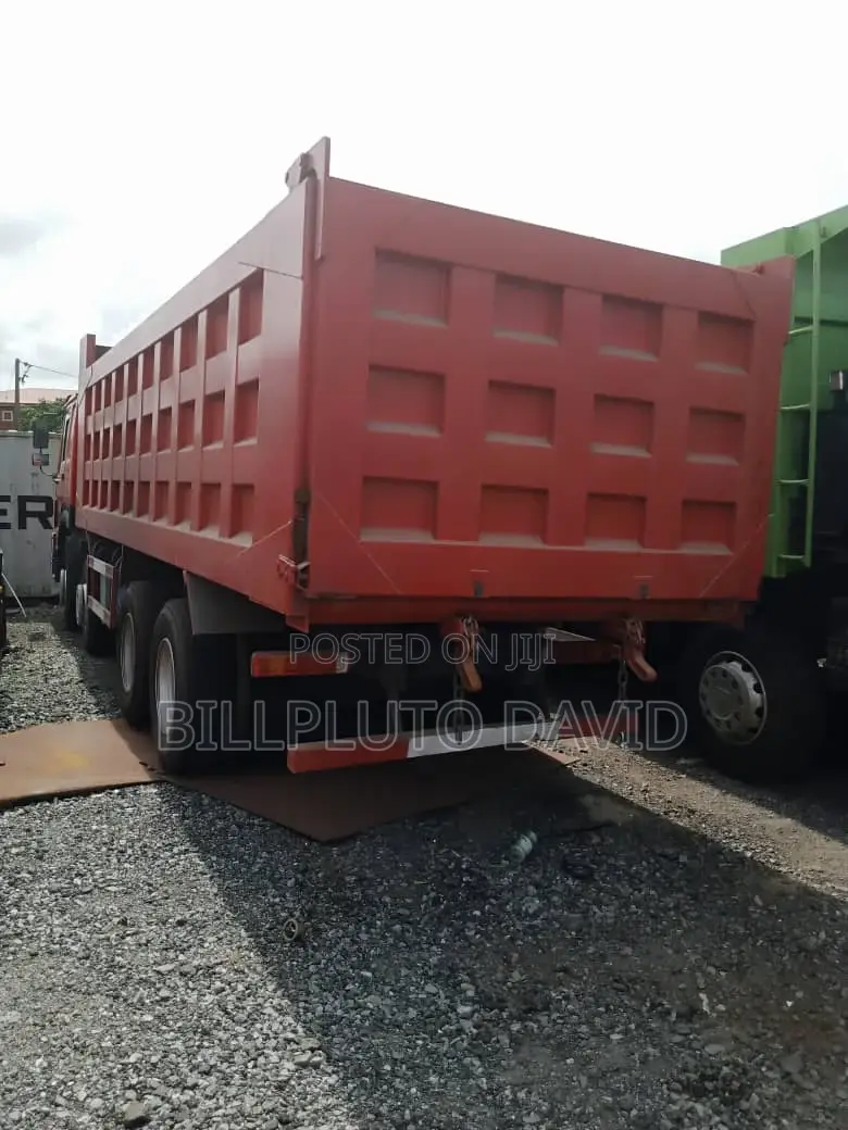Tipper Truck Vehicle