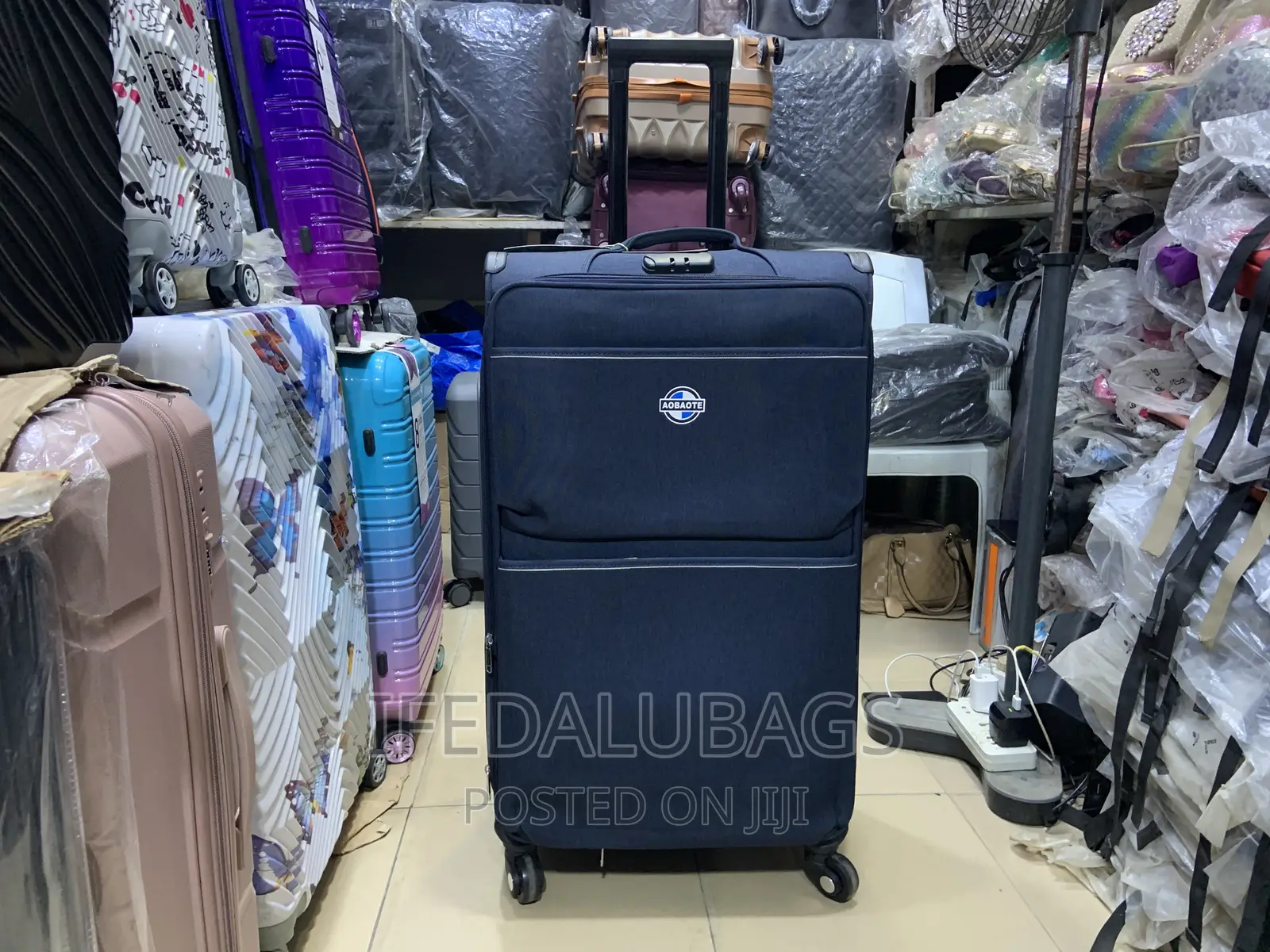 Big Size Quality Imported Stock Material Travel Luggage