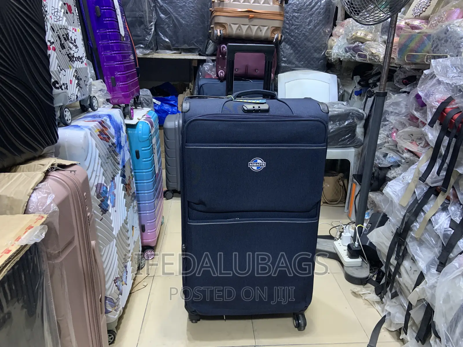 Big Size Quality Imported Stock Material Travel Luggage