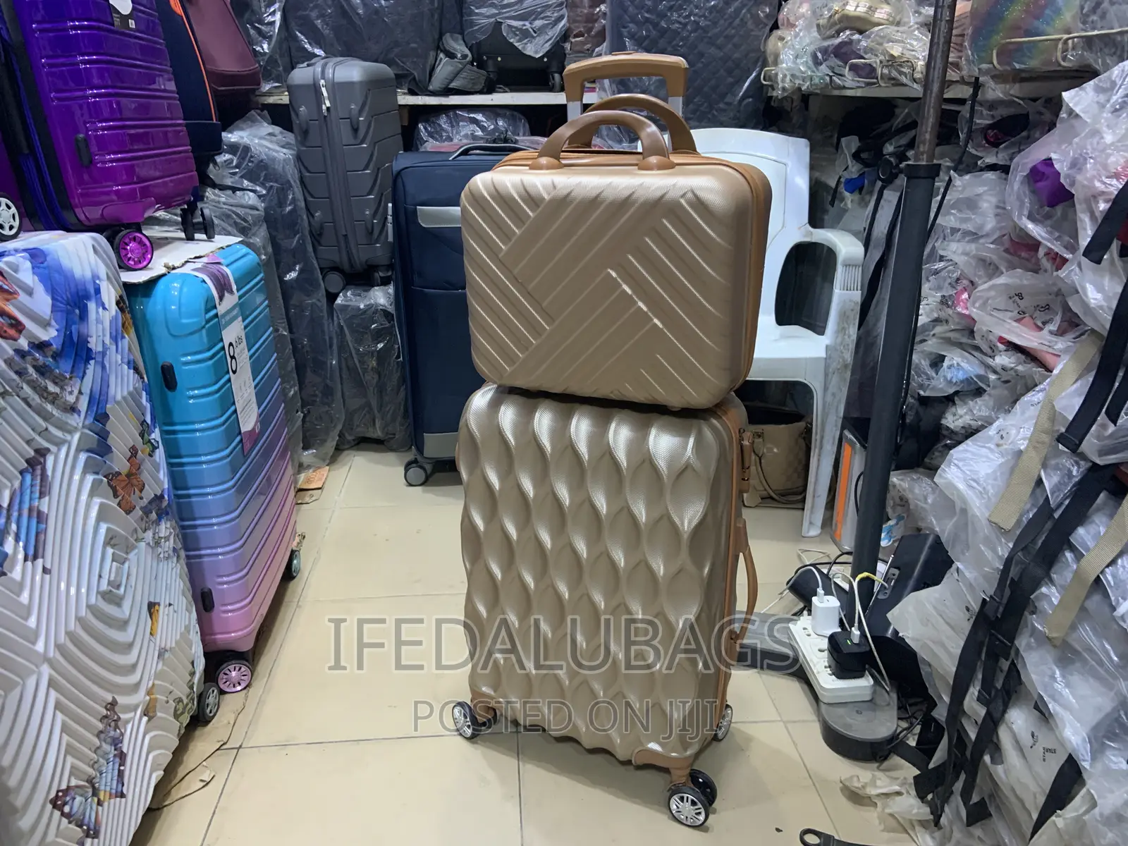 Small Size Hand Luggage With Carry on Kit
