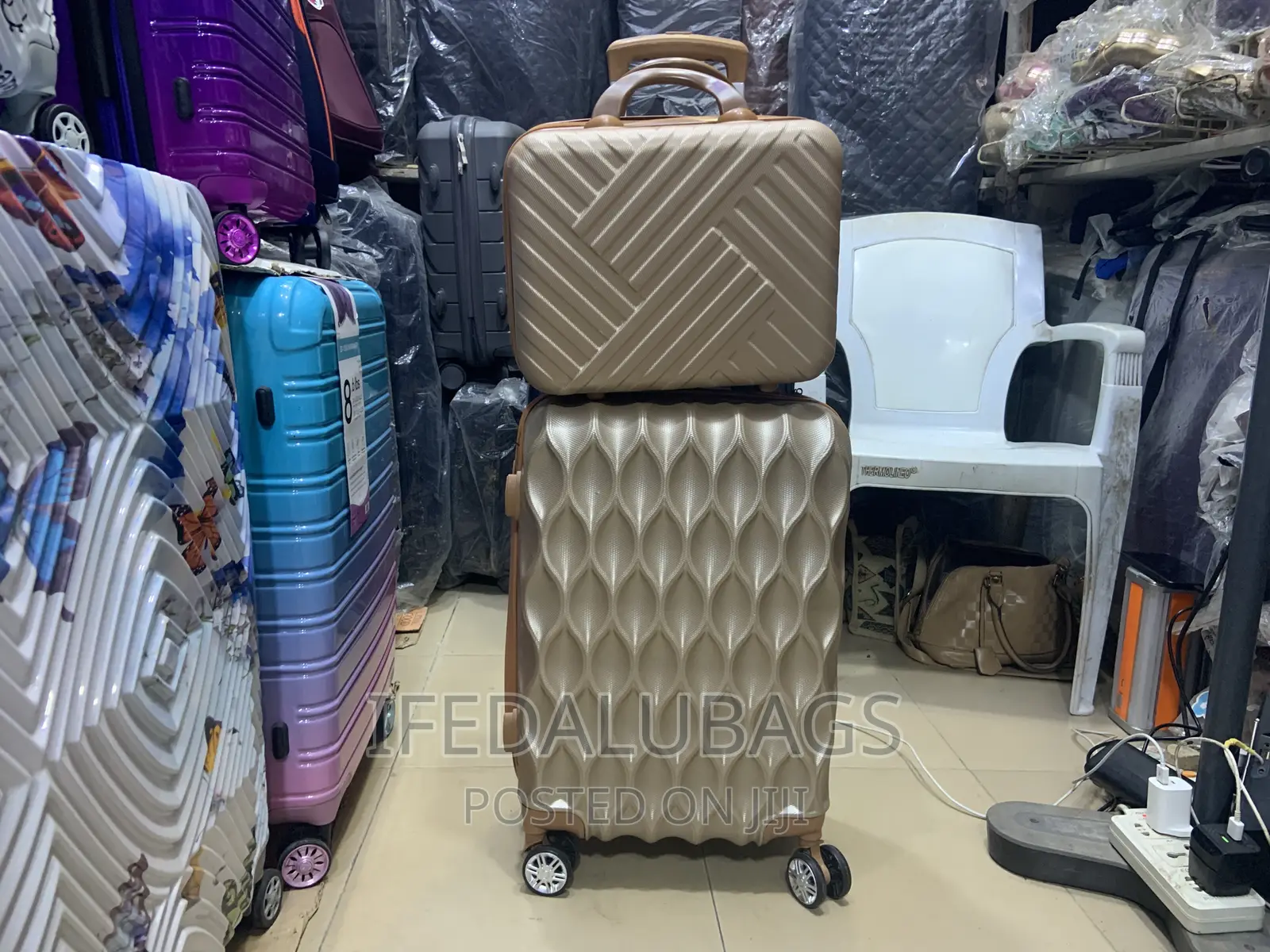 Small Size Hand Luggage With Carry on Kit