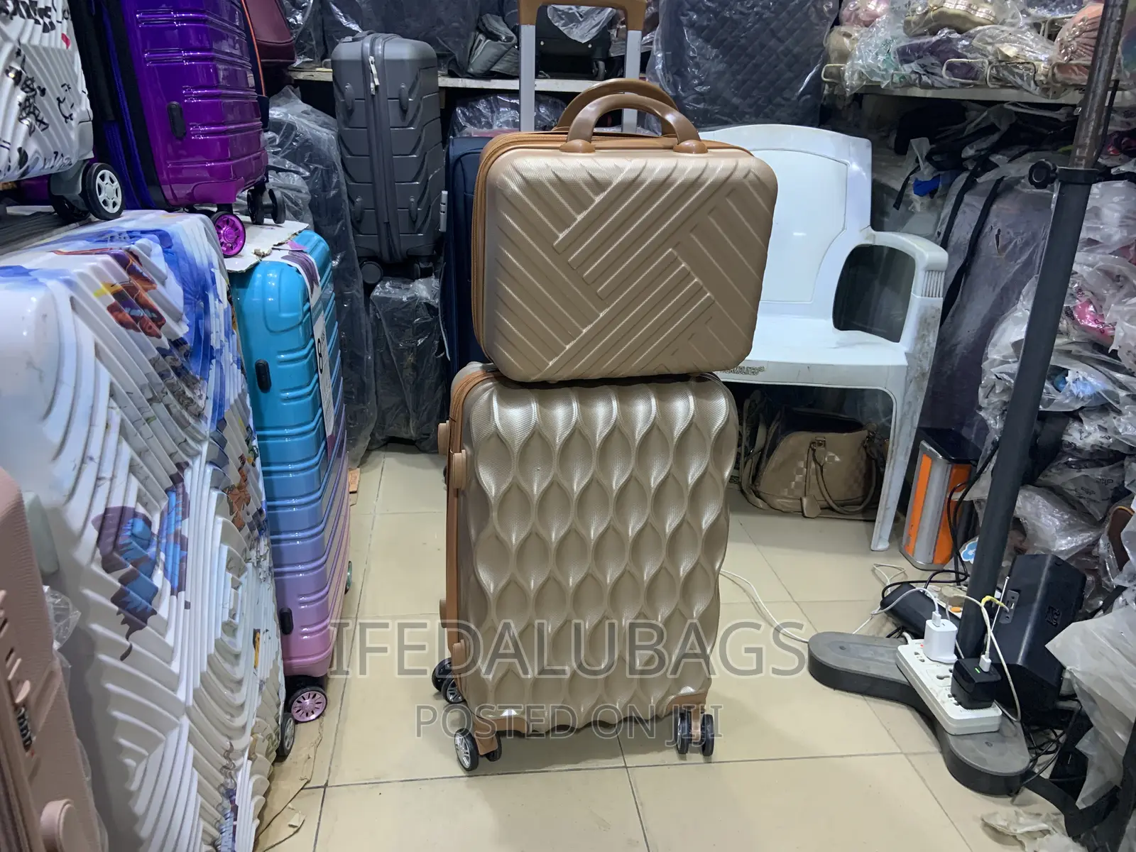 Small Size Hand Luggage With Carry on Kit