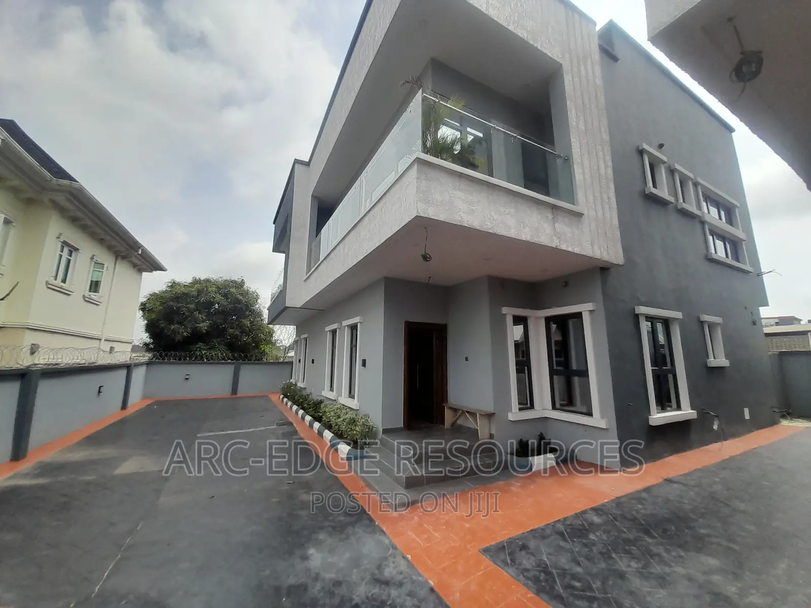 6bdrm Duplex in Ago Palace for sale