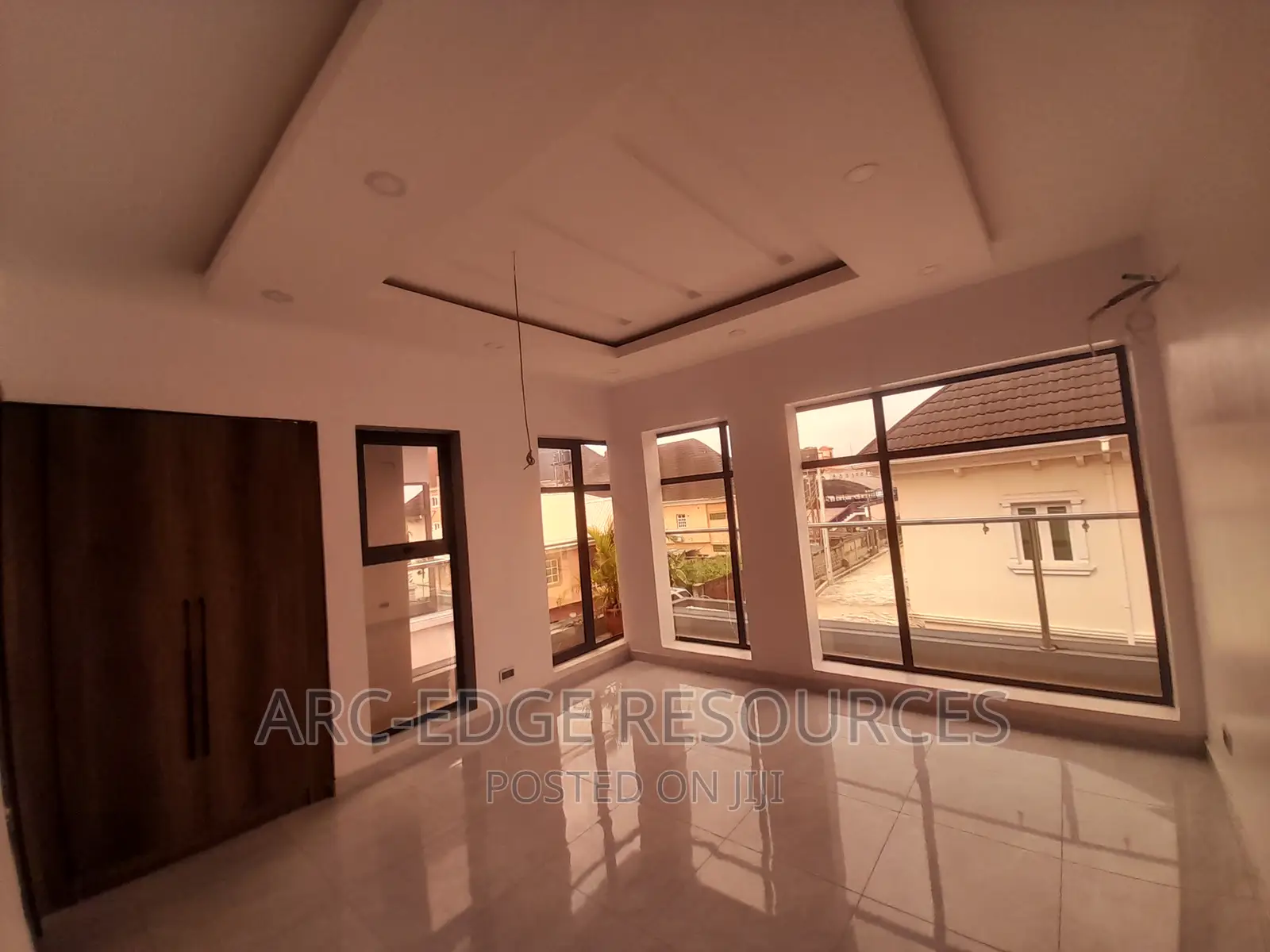 6bdrm Duplex in Ago Palace for sale