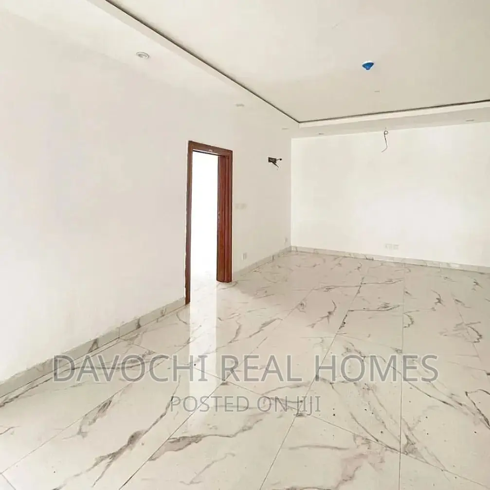 2bdrm Apartment in Lekki Phase One for rent