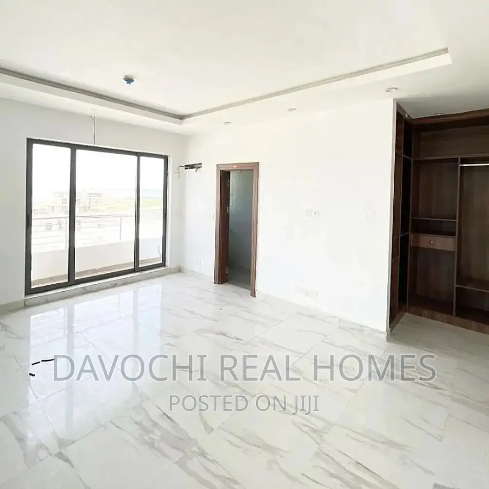 2bdrm Apartment in Lekki Phase One for rent