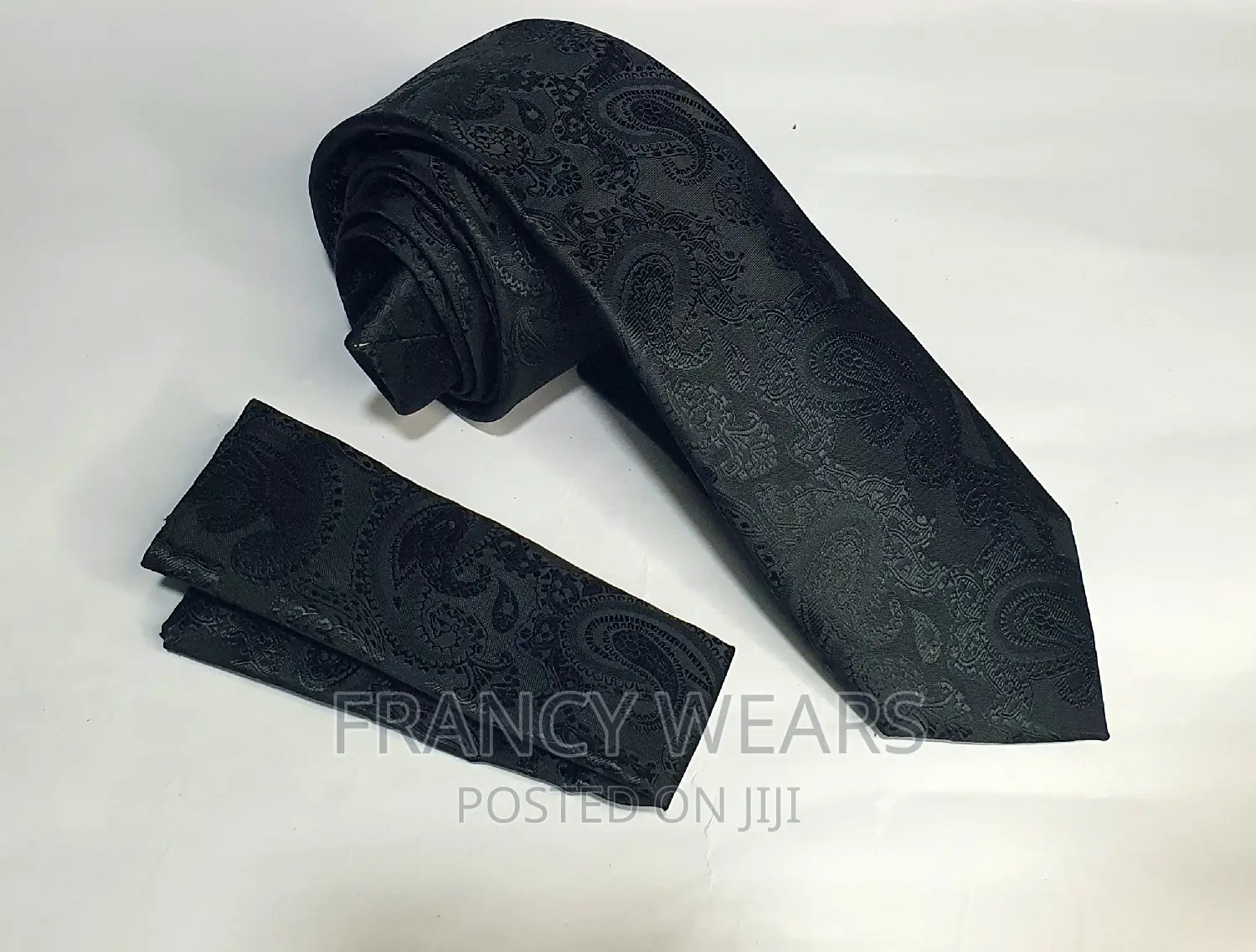 Quality Men's Ties With Suit Hanky