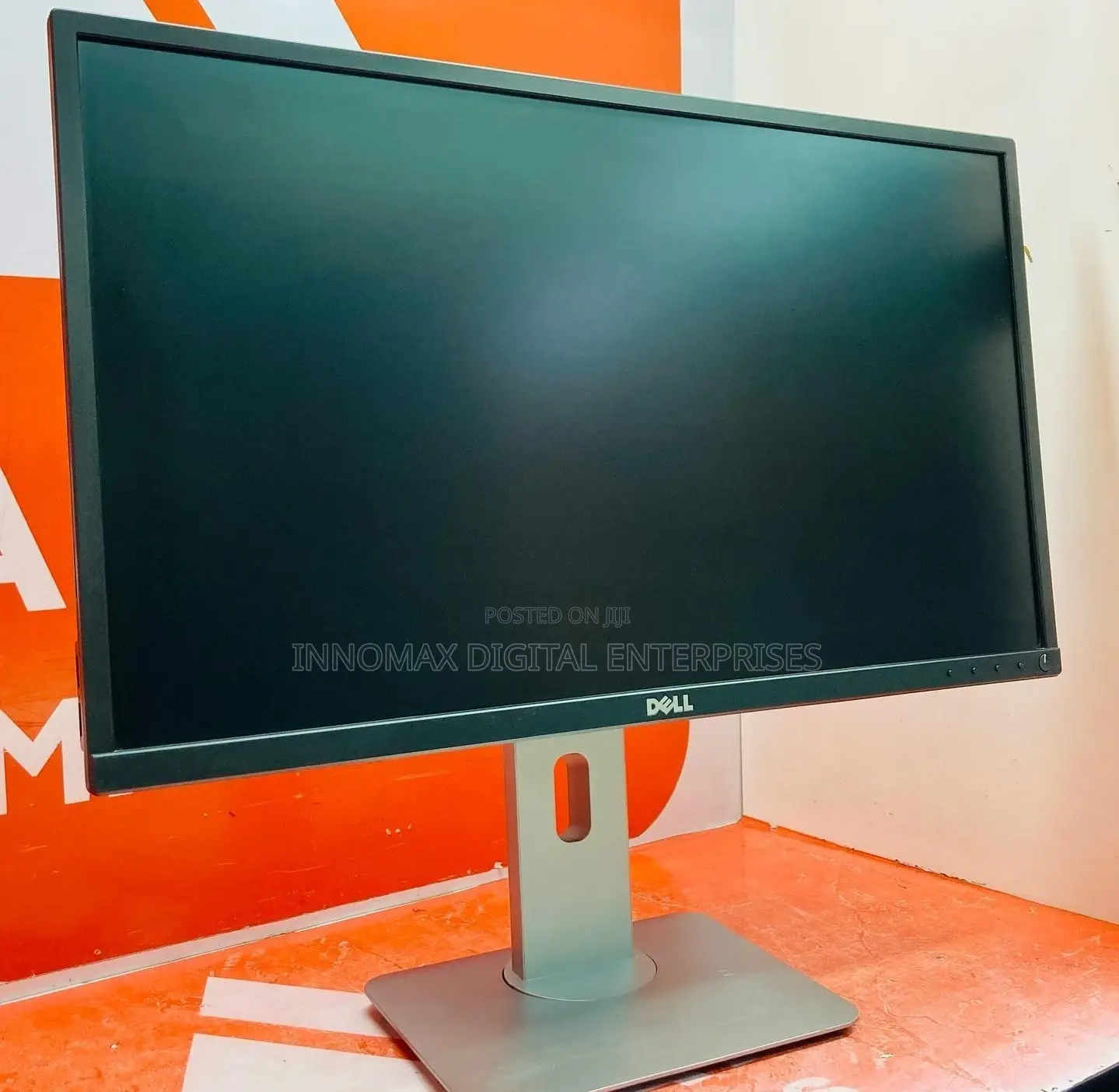 Dell Ultrasharp 24-Inch FHD Ips Led Hdmi Monitor With Tiny B
