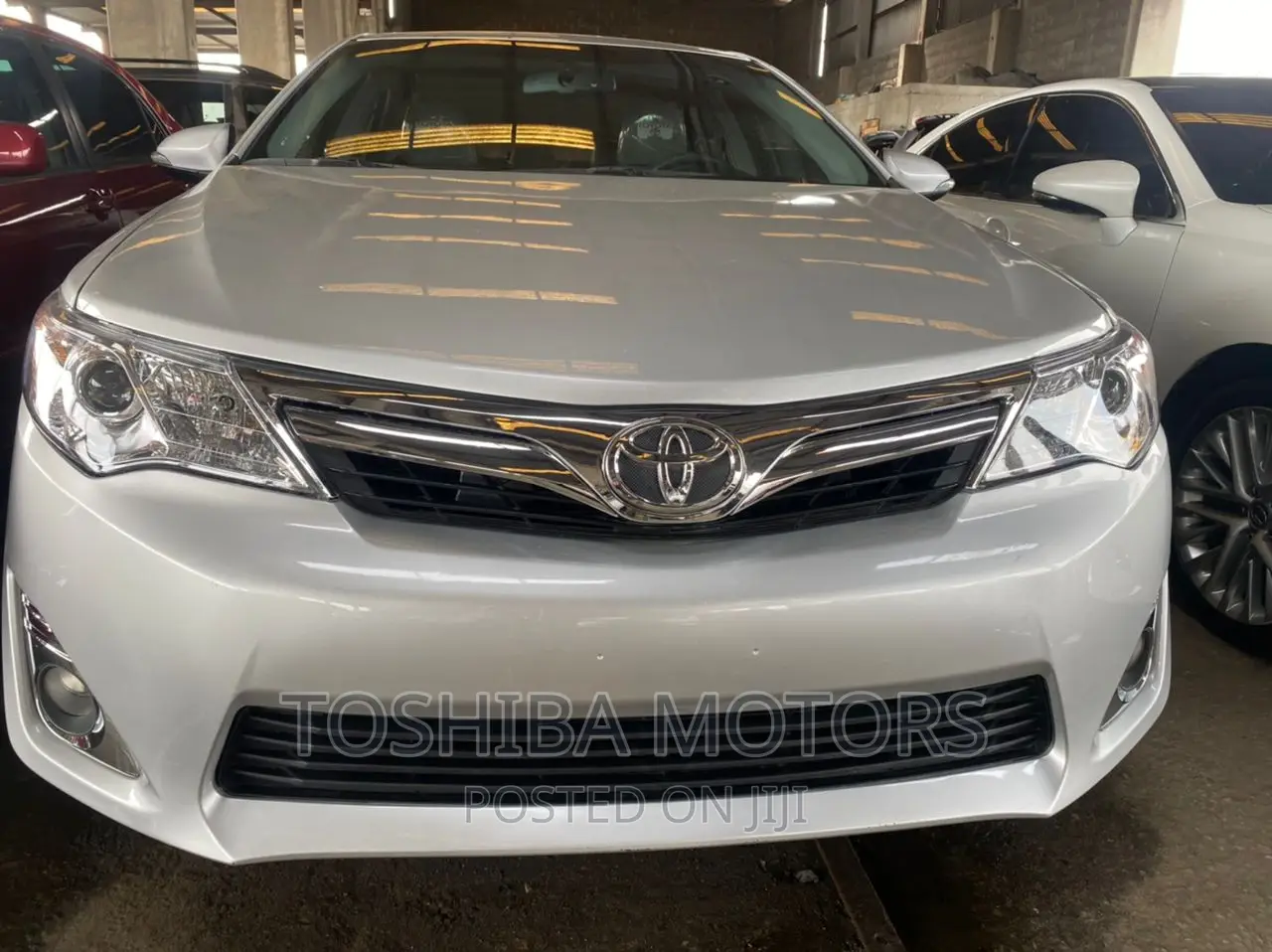 Toyota Camry XLE 4dr Sedan (2.5L 4cyl 6A) 2013 Silver
