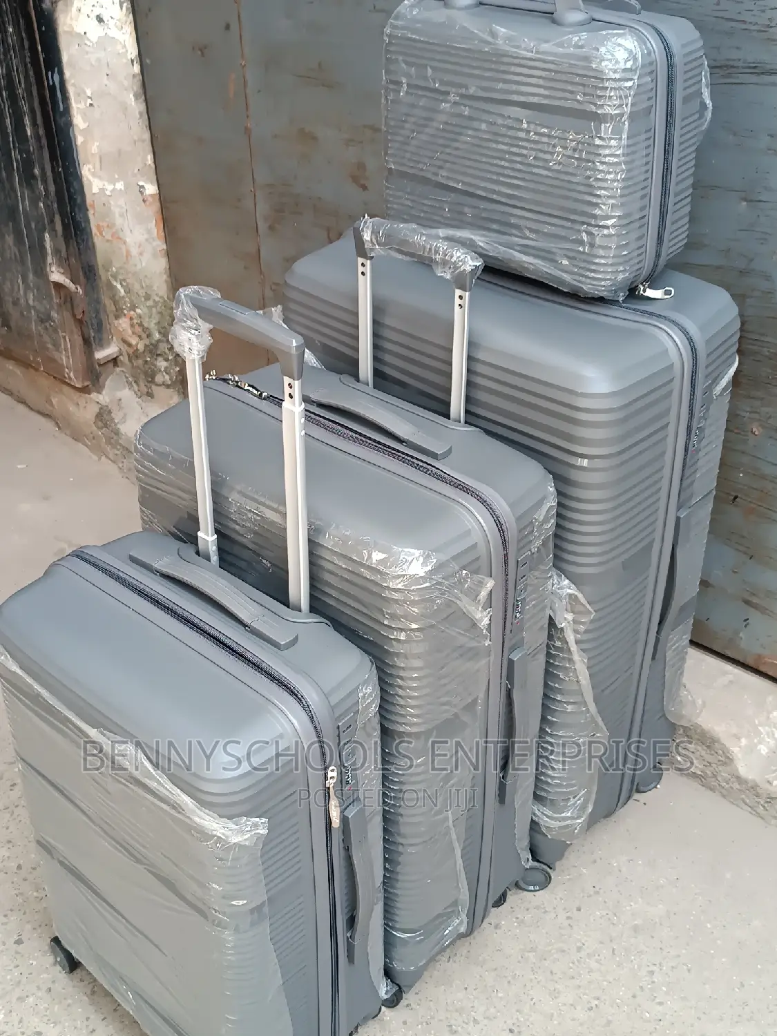 Set of 4 Grey Unbreakable Elastic Rubber Trave Luggage Boxes