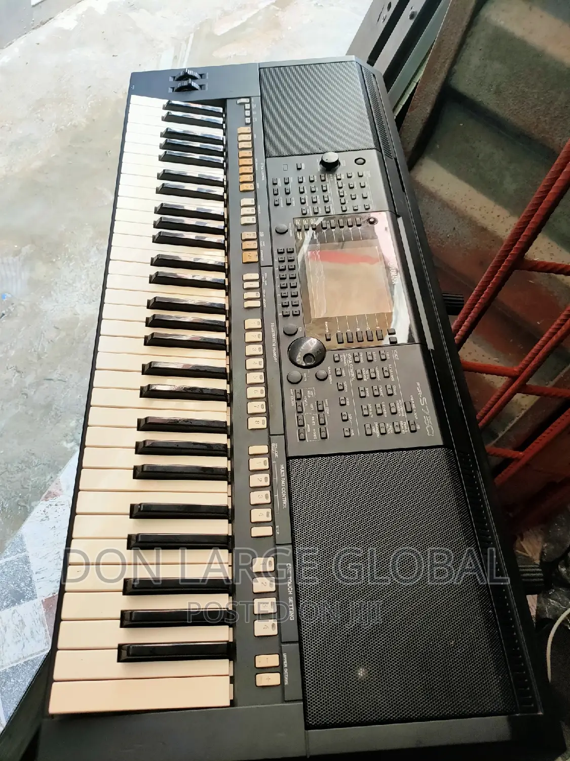 Yamaha PSR-S750 Keyboard