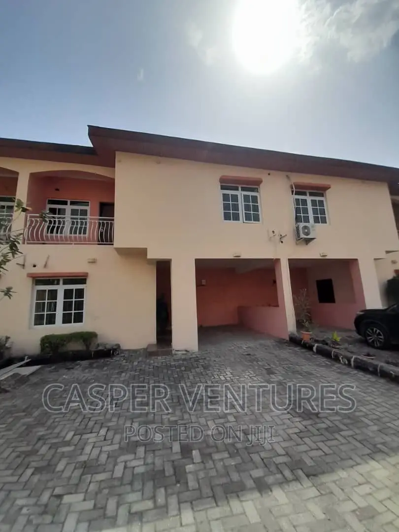 4bdrm Townhouse / Terrace in Vgc for rent