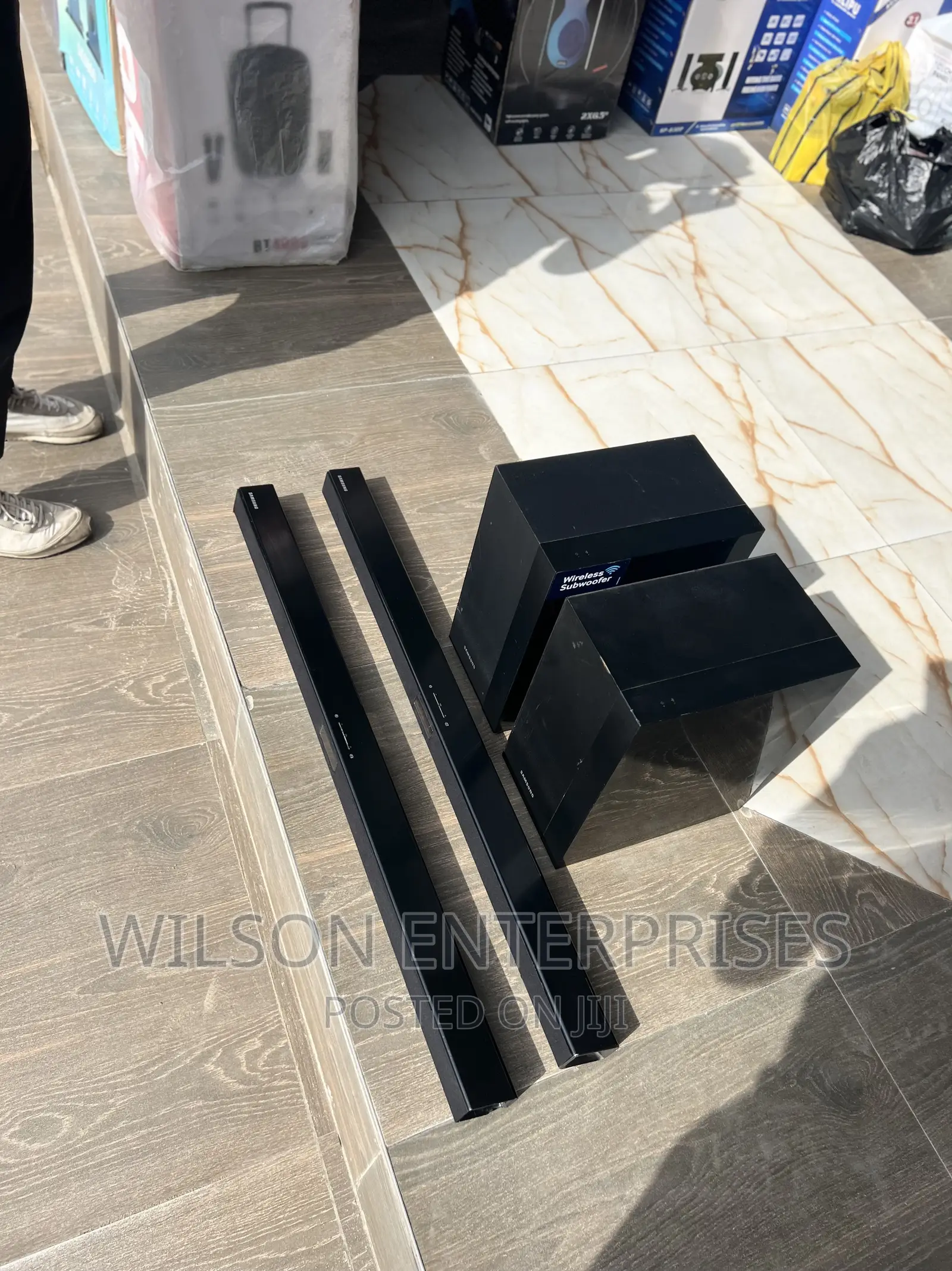 Samsung HW-J450 2.1 Channel 300 Watt Wireless Audio Soundbar