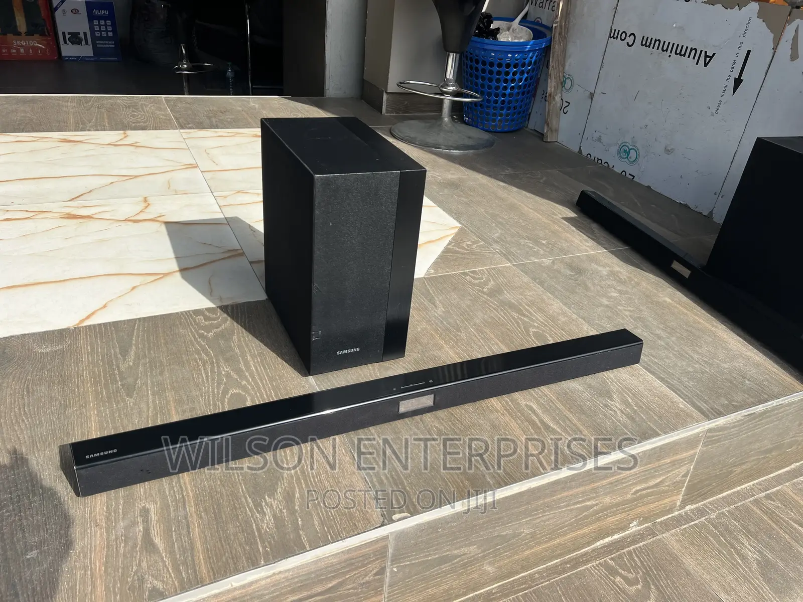 Samsung HW-J450 2.1 Channel 300 Watt Wireless Audio Soundbar