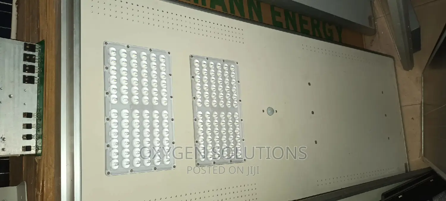 60wax Cinemax Solar Street Light