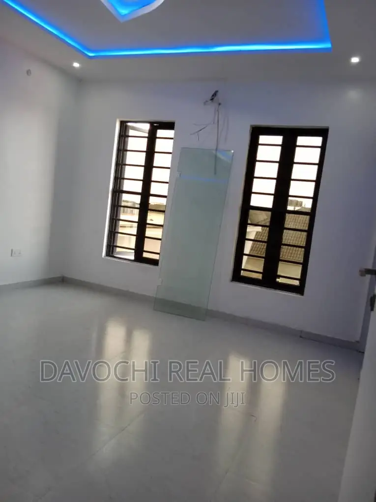 4bdrm Duplex in Chevron Drive, Lekki for rent