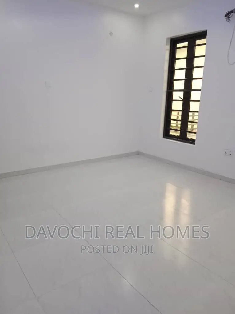 4bdrm Duplex in Chevron Drive, Lekki for rent