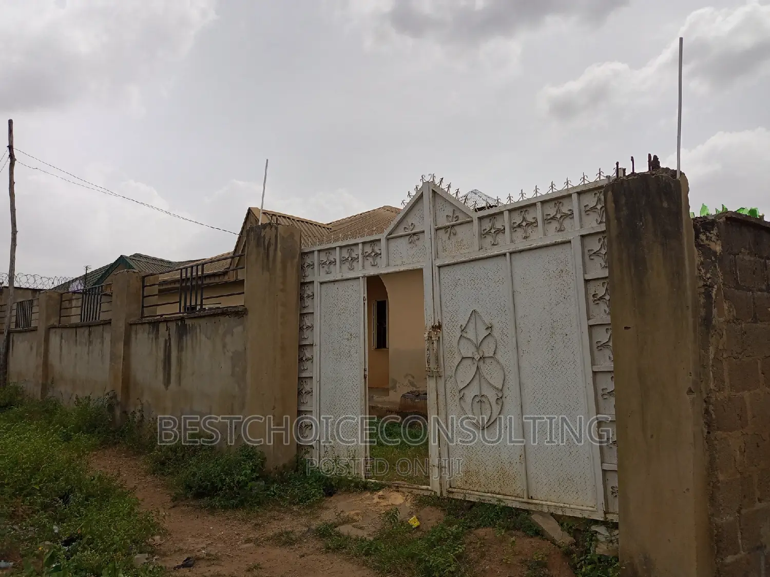 5bdrm Bungalow in Akoju Awotan Apete, Ibadan for sale