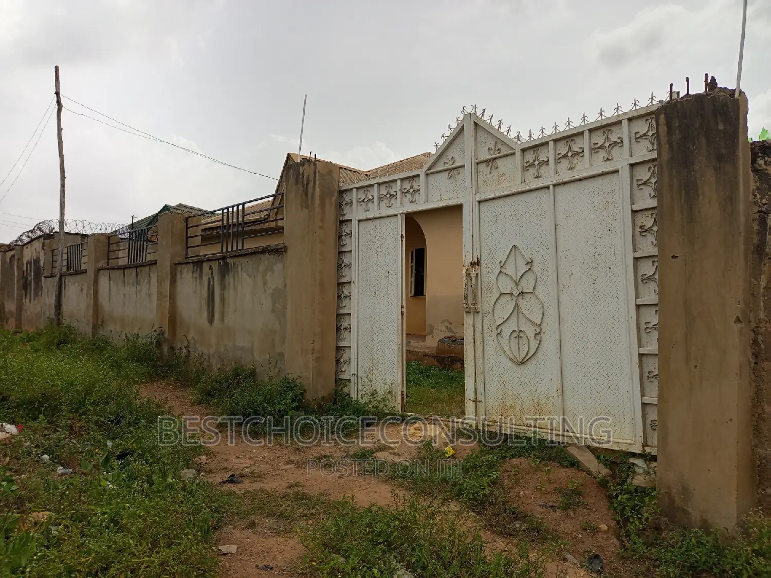 5bdrm Bungalow in Akoju Awotan Apete, Ibadan for sale