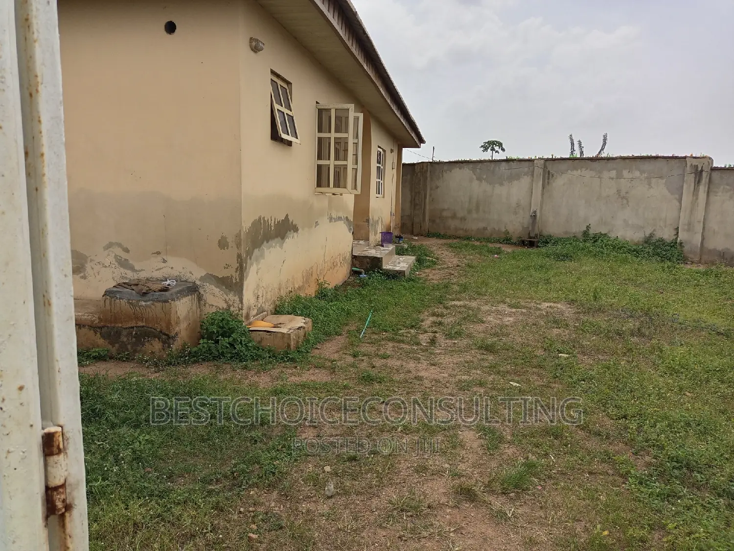 5bdrm Bungalow in Akoju Awotan Apete, Ibadan for sale