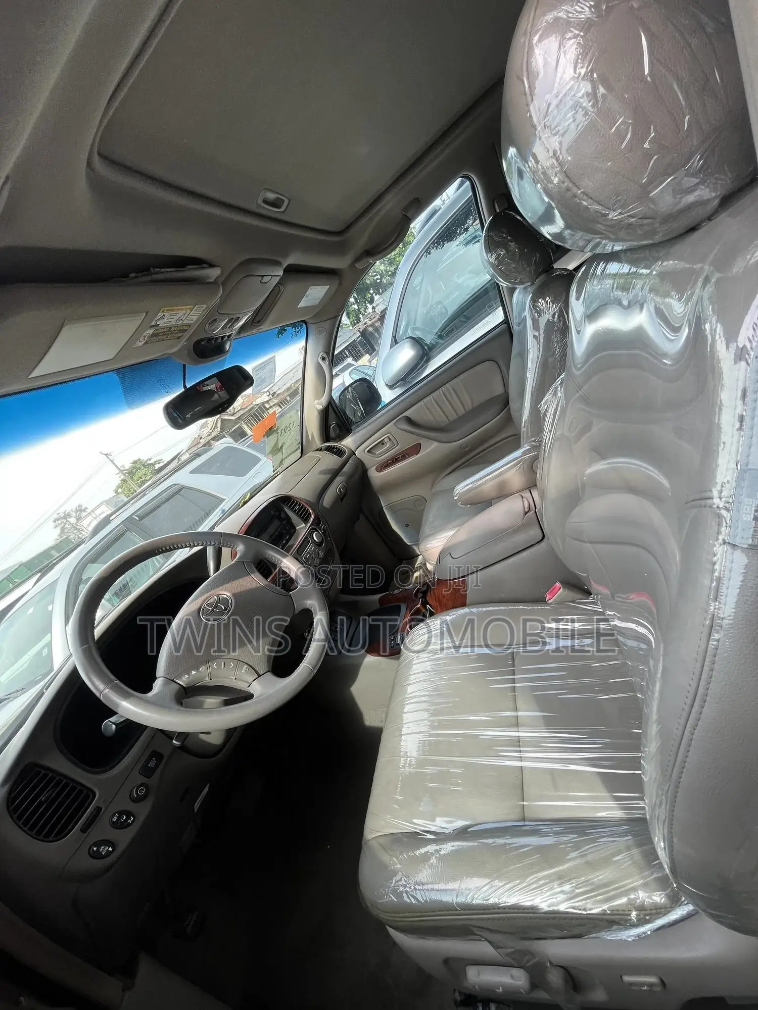 Toyota Sequoia 2005 Gold
