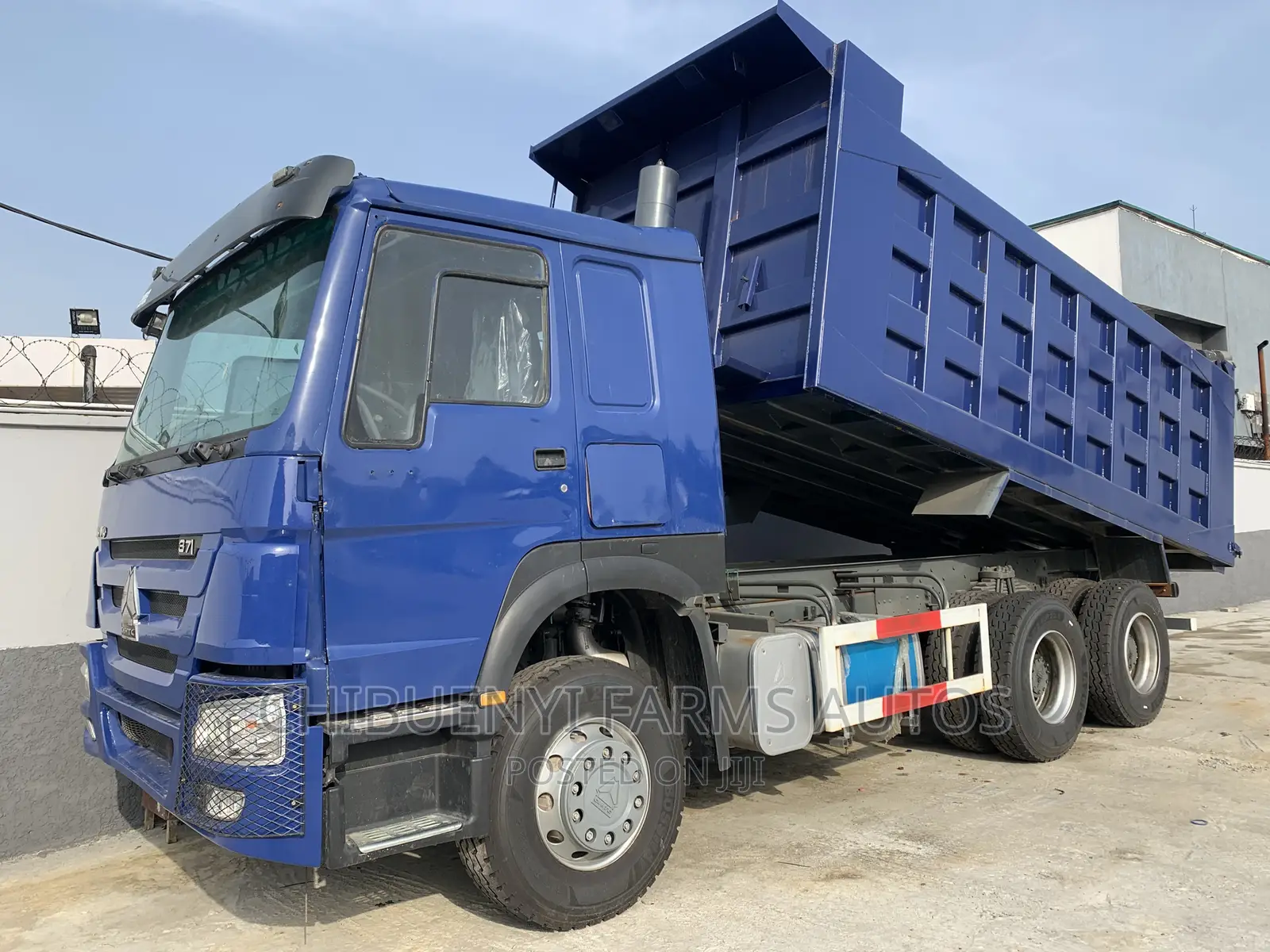 Howo Tipper Truck ~ 35tons ~ 10 Tyres