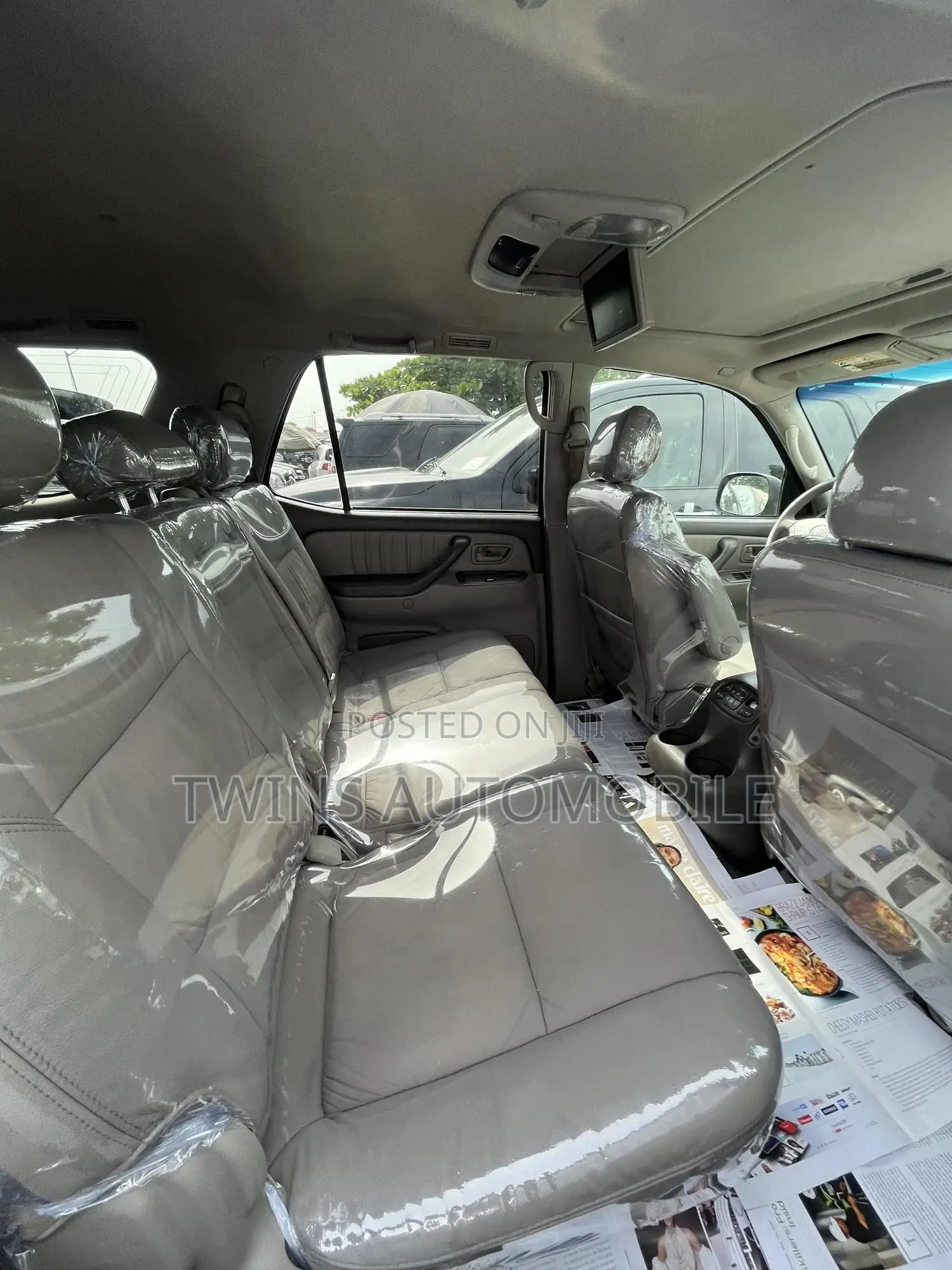 Toyota Sequoia Limited 4dr SUV 4WD (4.7L 8cyl 5A) 2007 Gray
