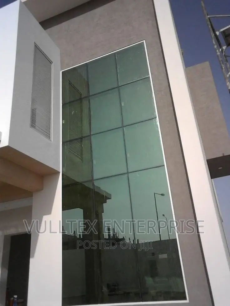 Curtain Wall With Reflective Glass