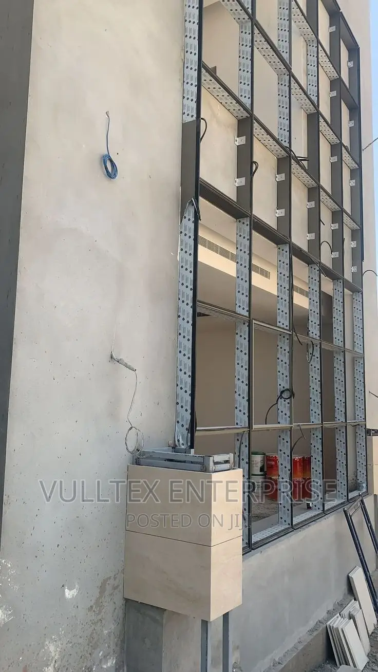 Curtain Wall With Reflective Glass