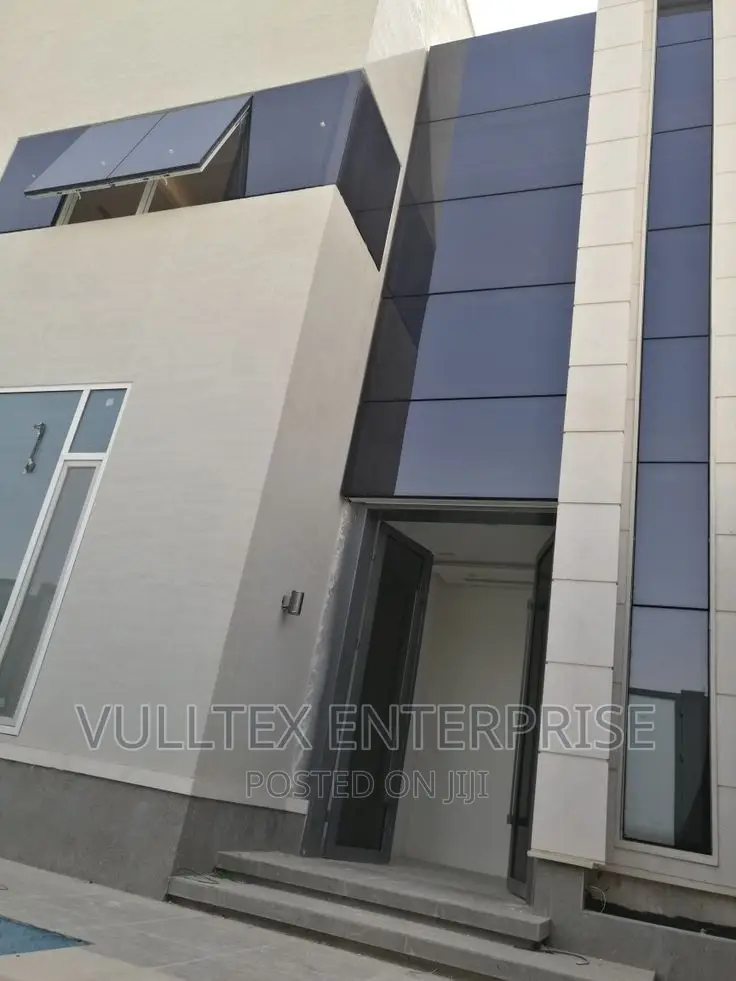 Frameless Glass Curtain Wall and Window Opening