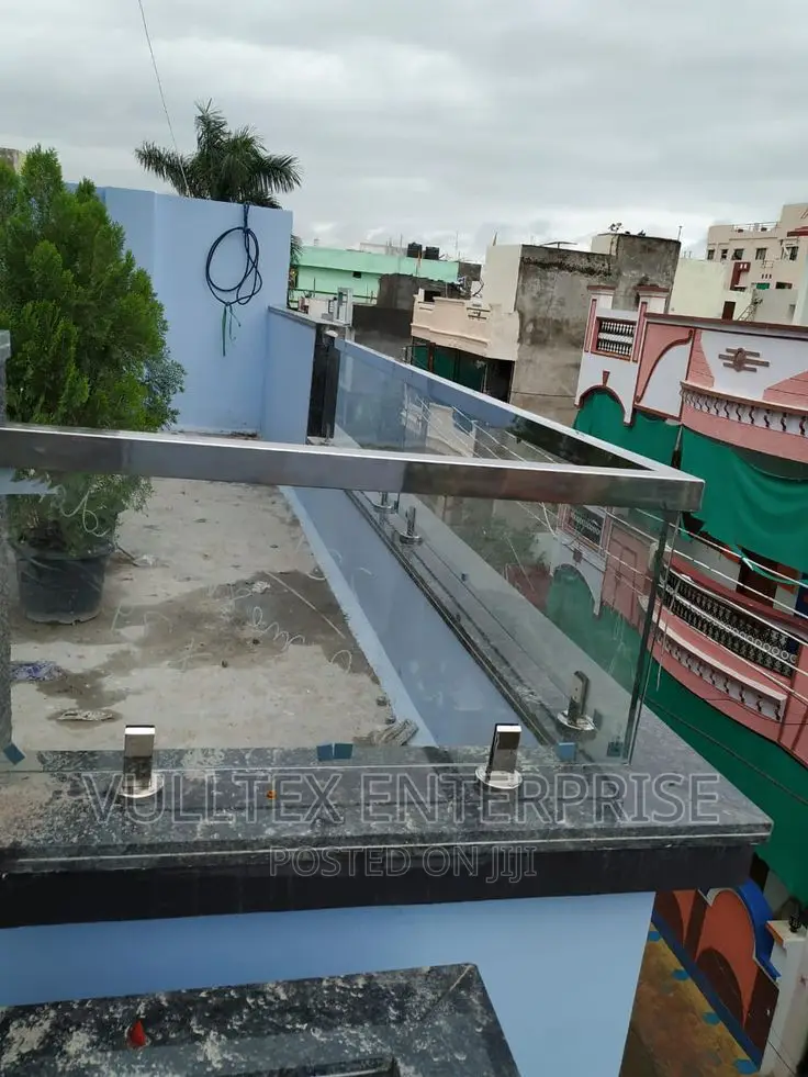 Spigot Glass Balcony Rails