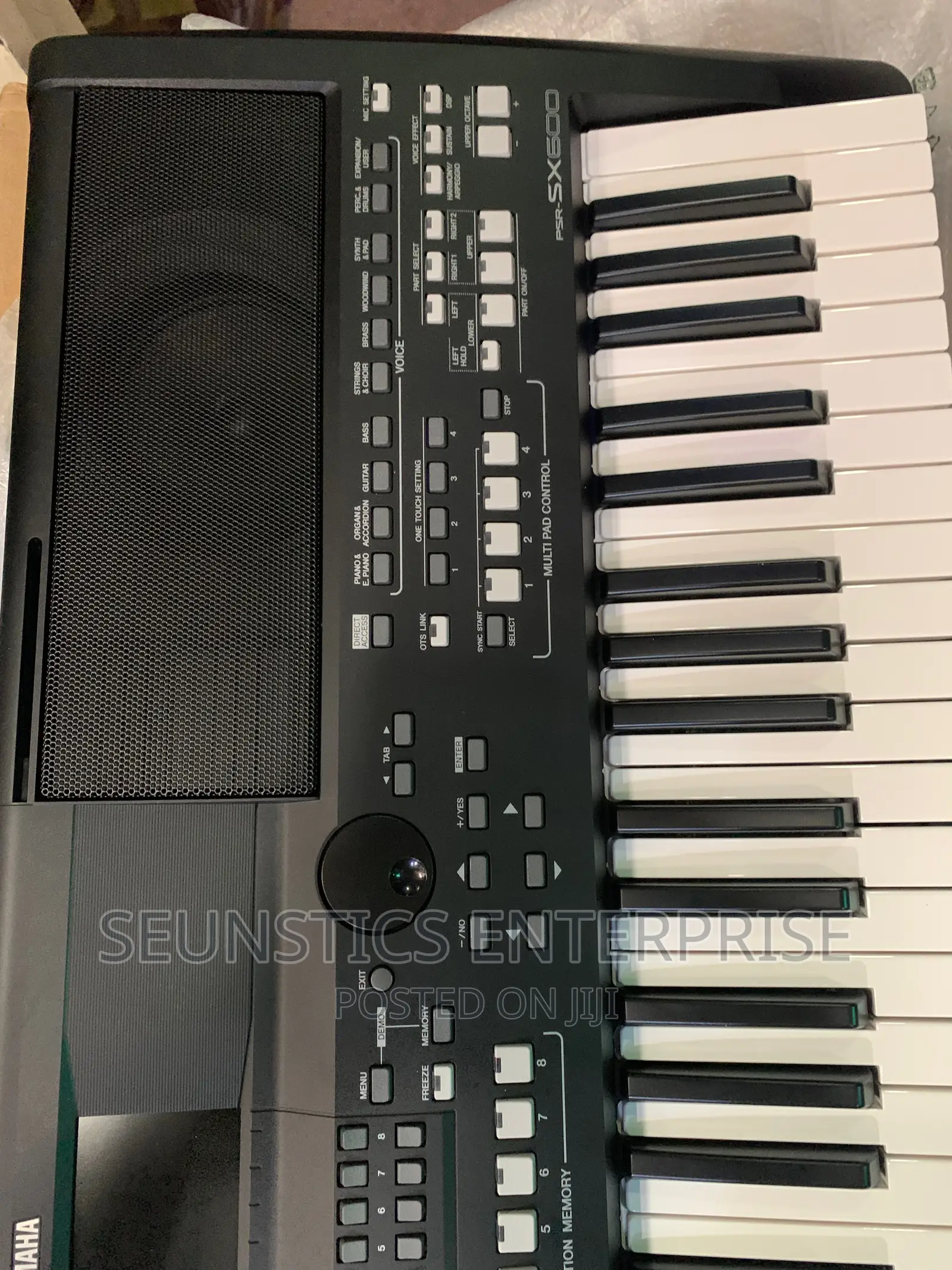 Quality Yamaha PSR Sx 600 Keyboard/Piano