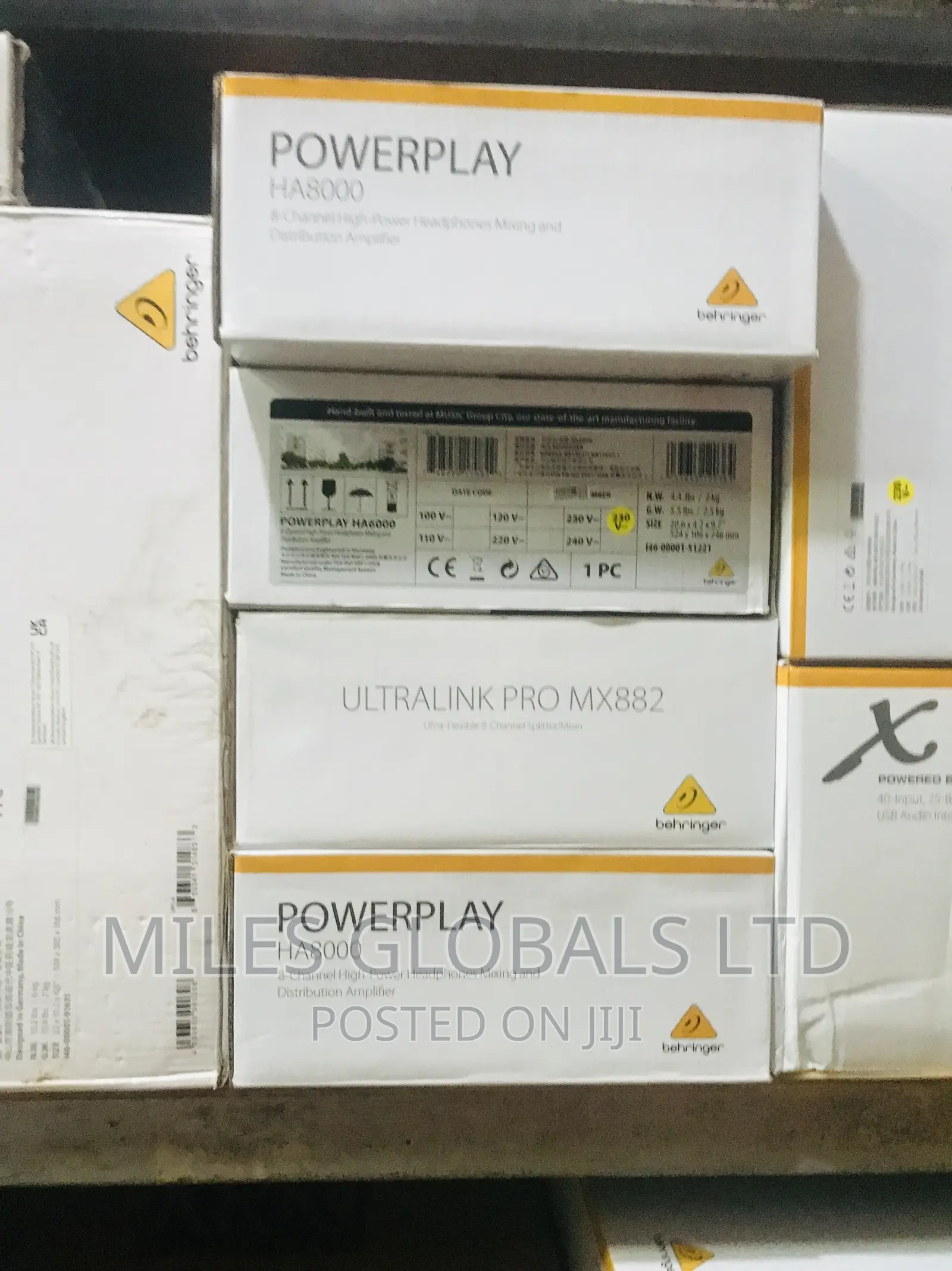 Behringer POWERPLAY HA8000 8 Channel High-Power Headphone