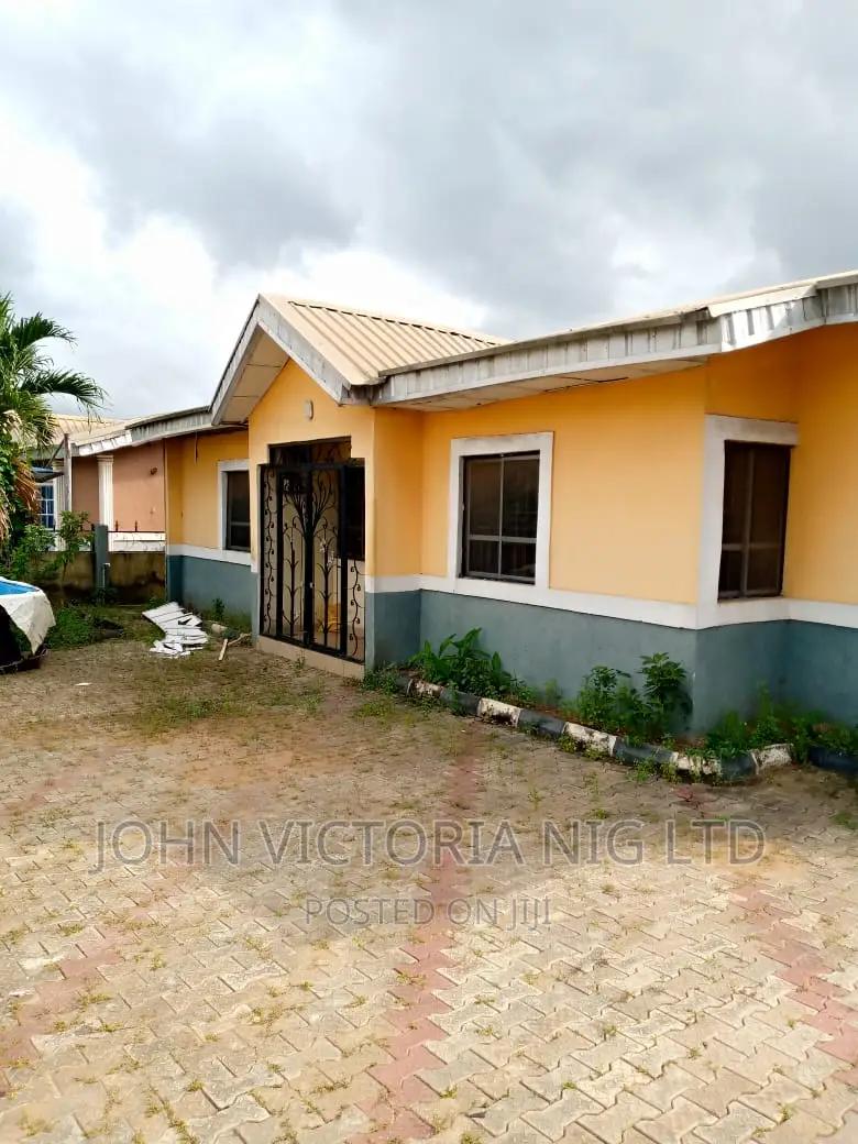 3bdrm Bungalow in Diamond, Isheri / Egbe Idimu for sale