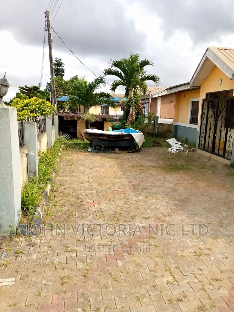 3bdrm Bungalow in Diamond, Isheri / Egbe Idimu for sale