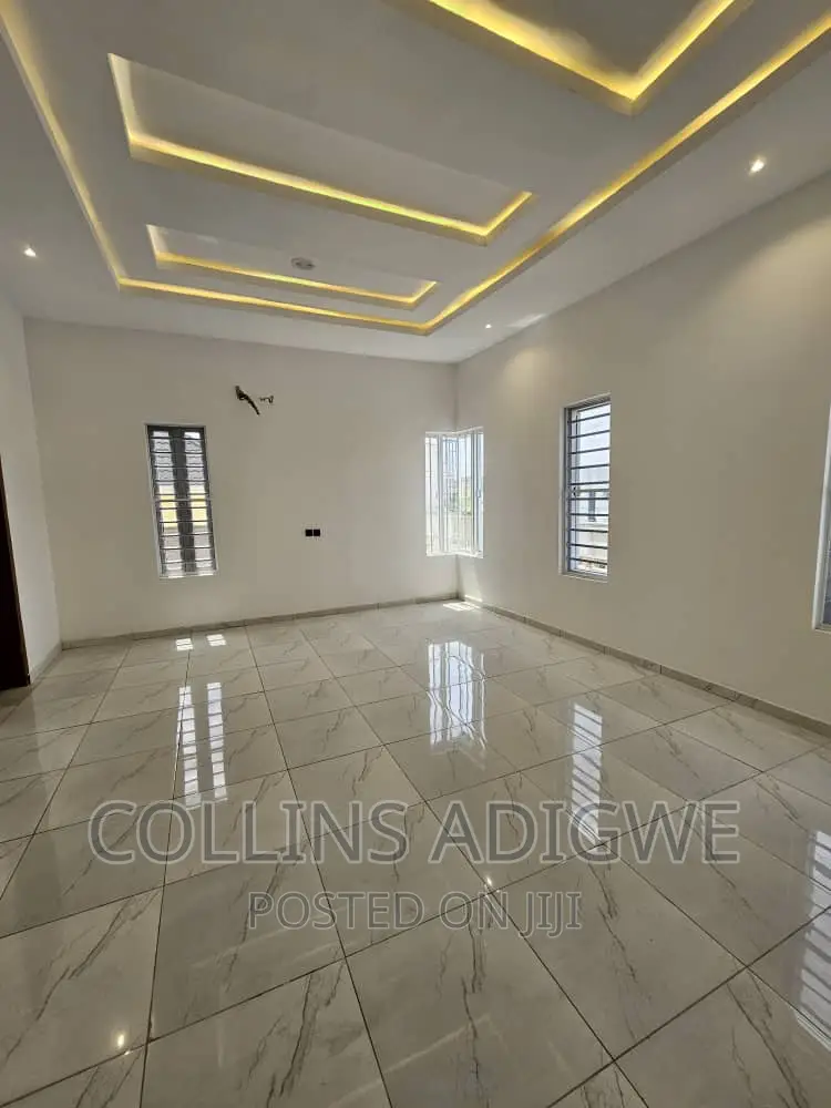 5bdrm Duplex in Agungi for sale