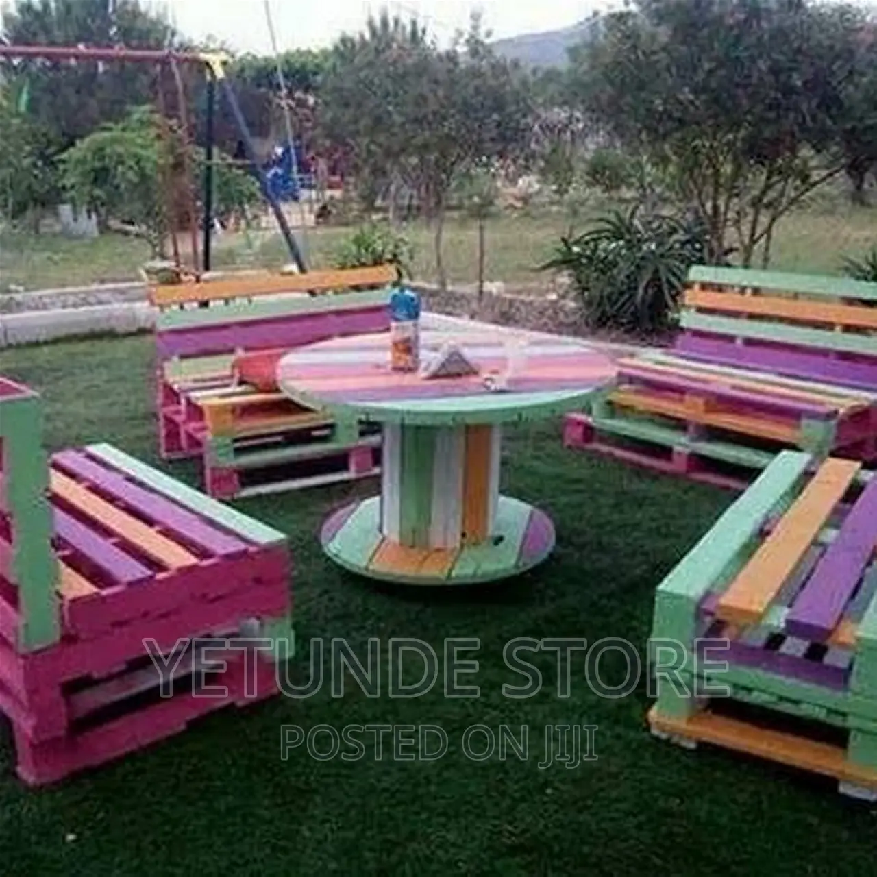 Pallet Living Room Furniture - DIY