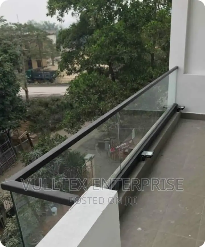 Contemporary Frameless Glass for Balcony Rails
