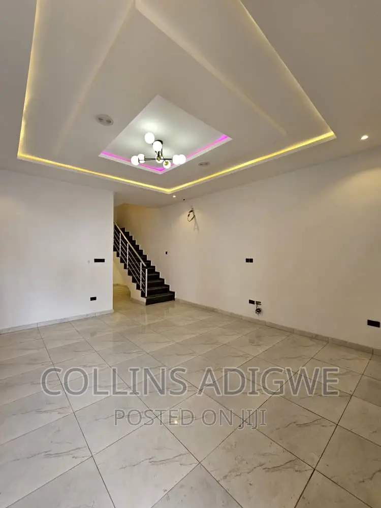 4bdrm Duplex in Agungi for sale