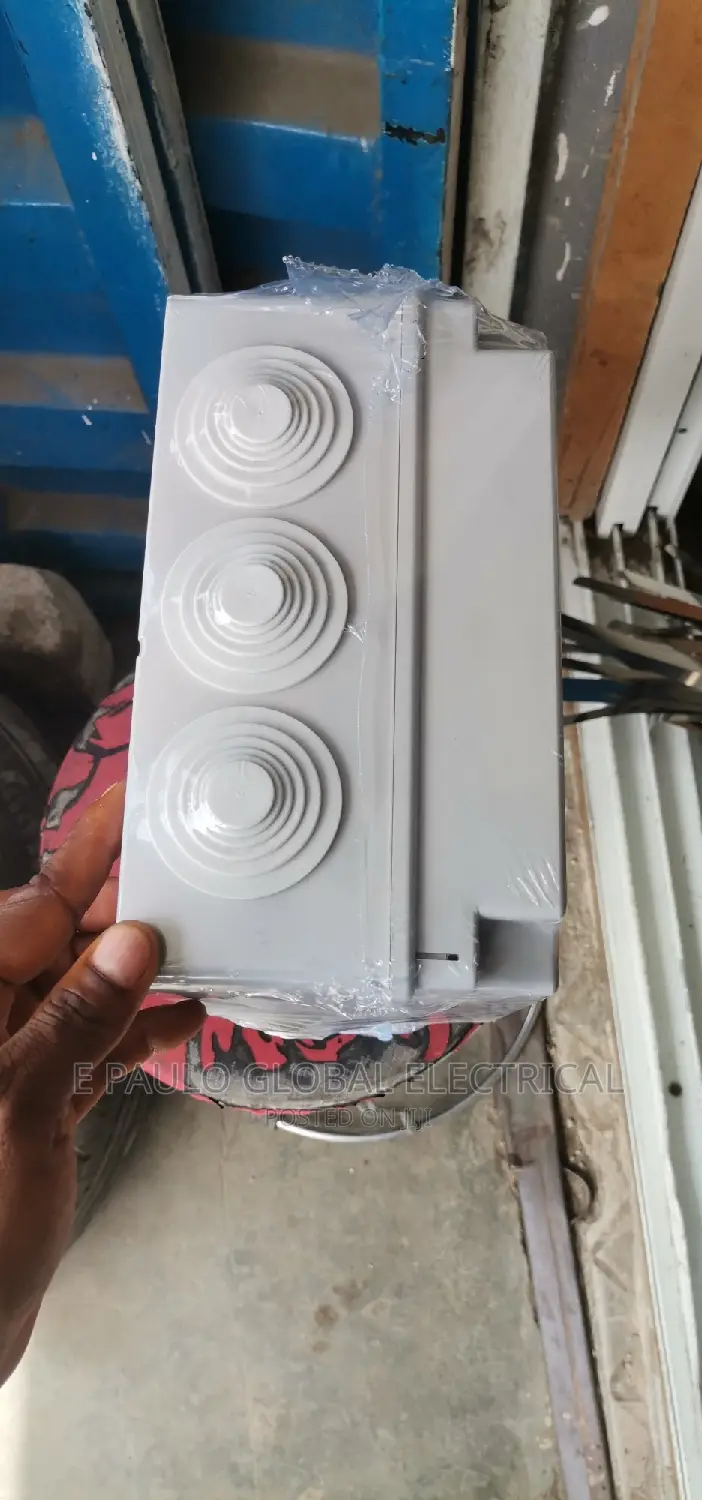 15/12 Adaptable Boss 300x220x120mm Ip56 Box