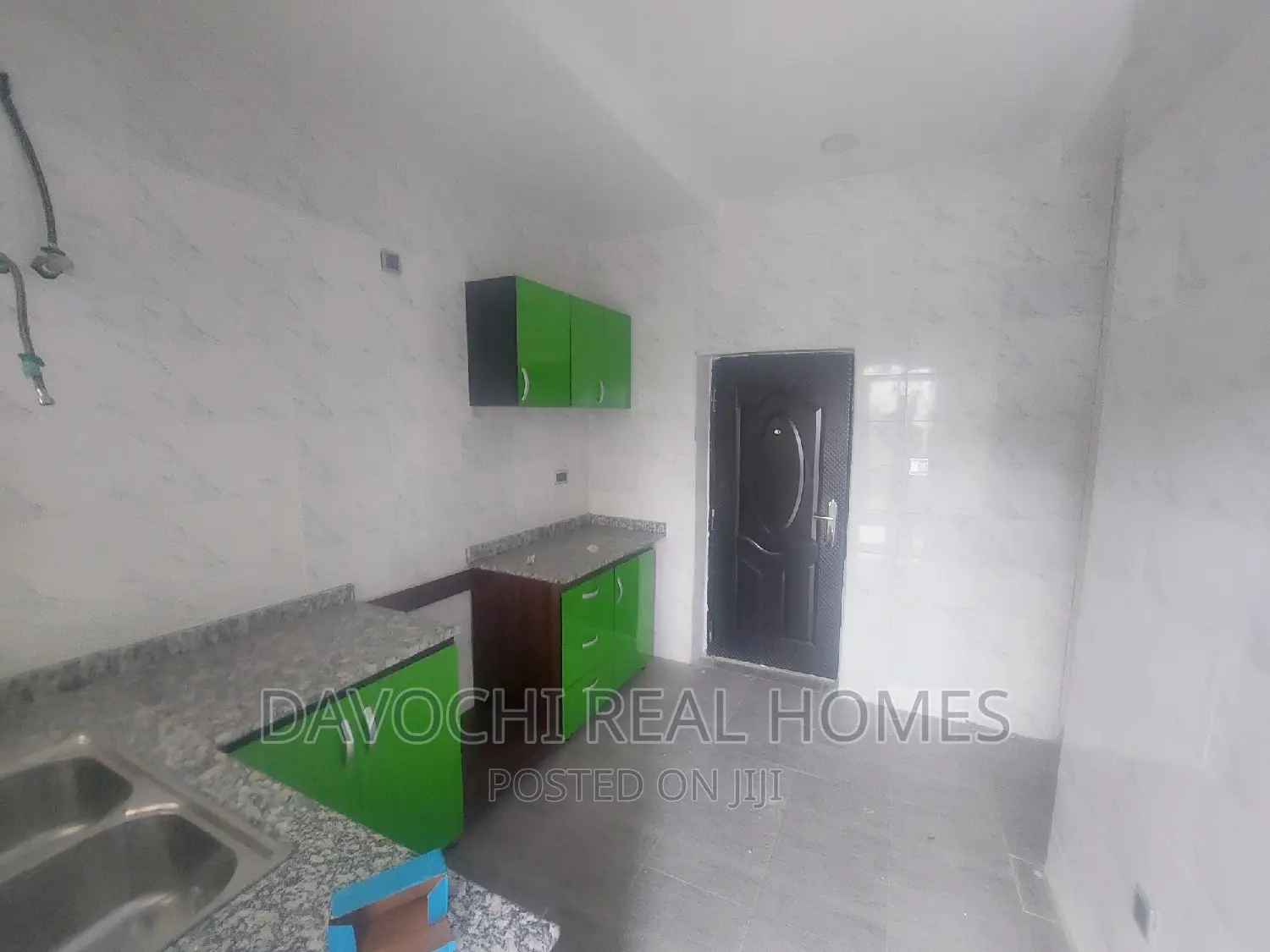 2bdrm Block of Flats in Immediately After for rent