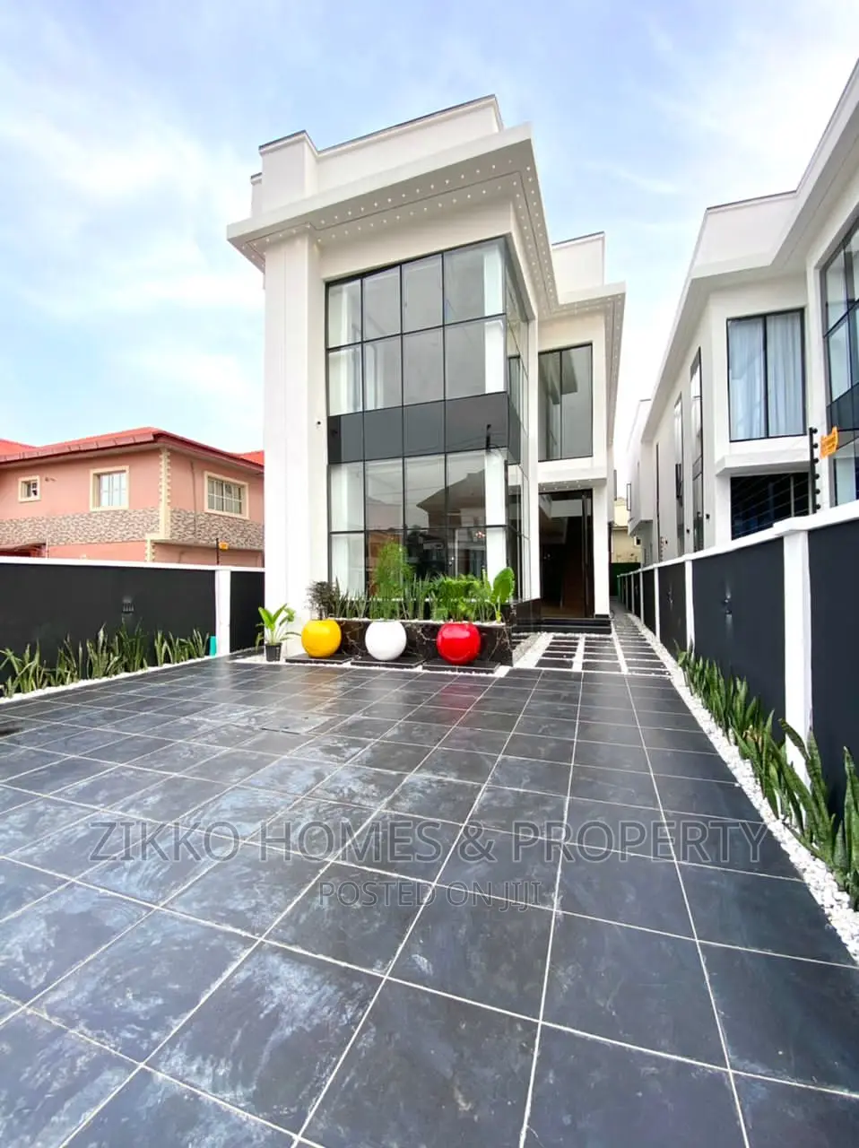 3bdrm Duplex in Ikota, Chevron for sale