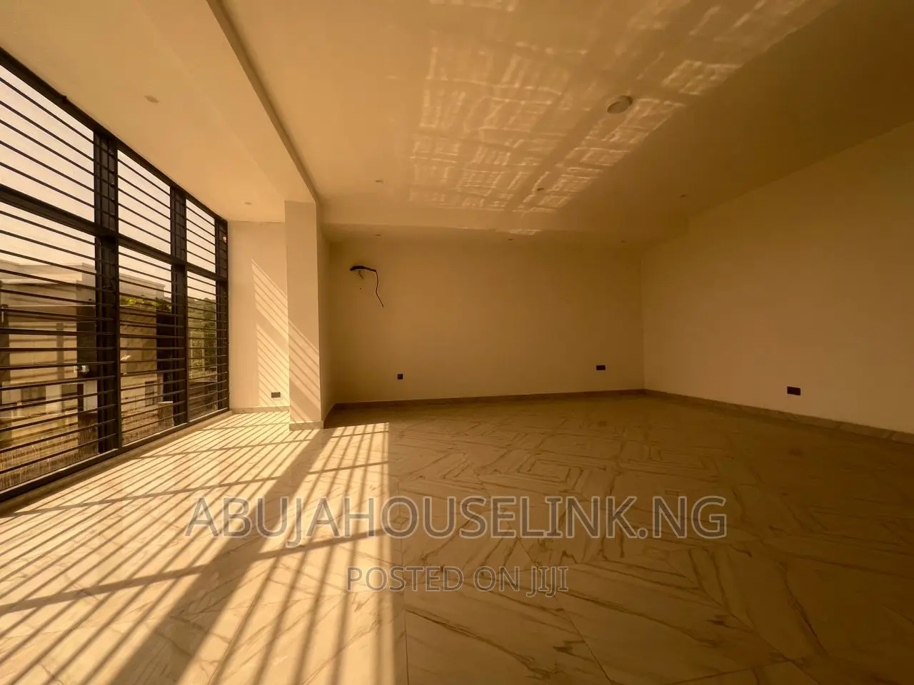 4bdrm Duplex in Guzape Abuja for sale